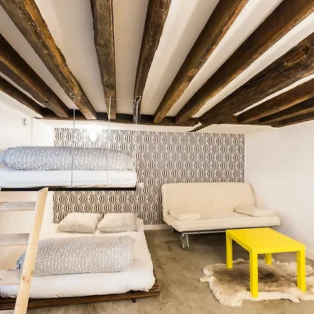 Charming 20m² Near Le Marais Apartment *